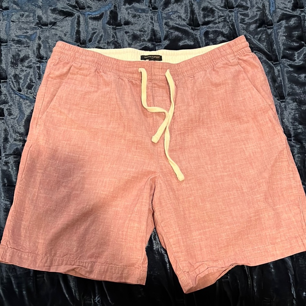 Linen style pink shorts Sz L Banana Republic